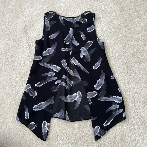 Express Black Feather Print Top with Back Split XS - Picture 2 of 3